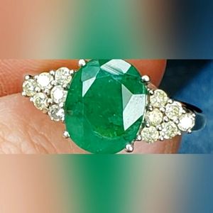14K white gold diamond and emerald ring